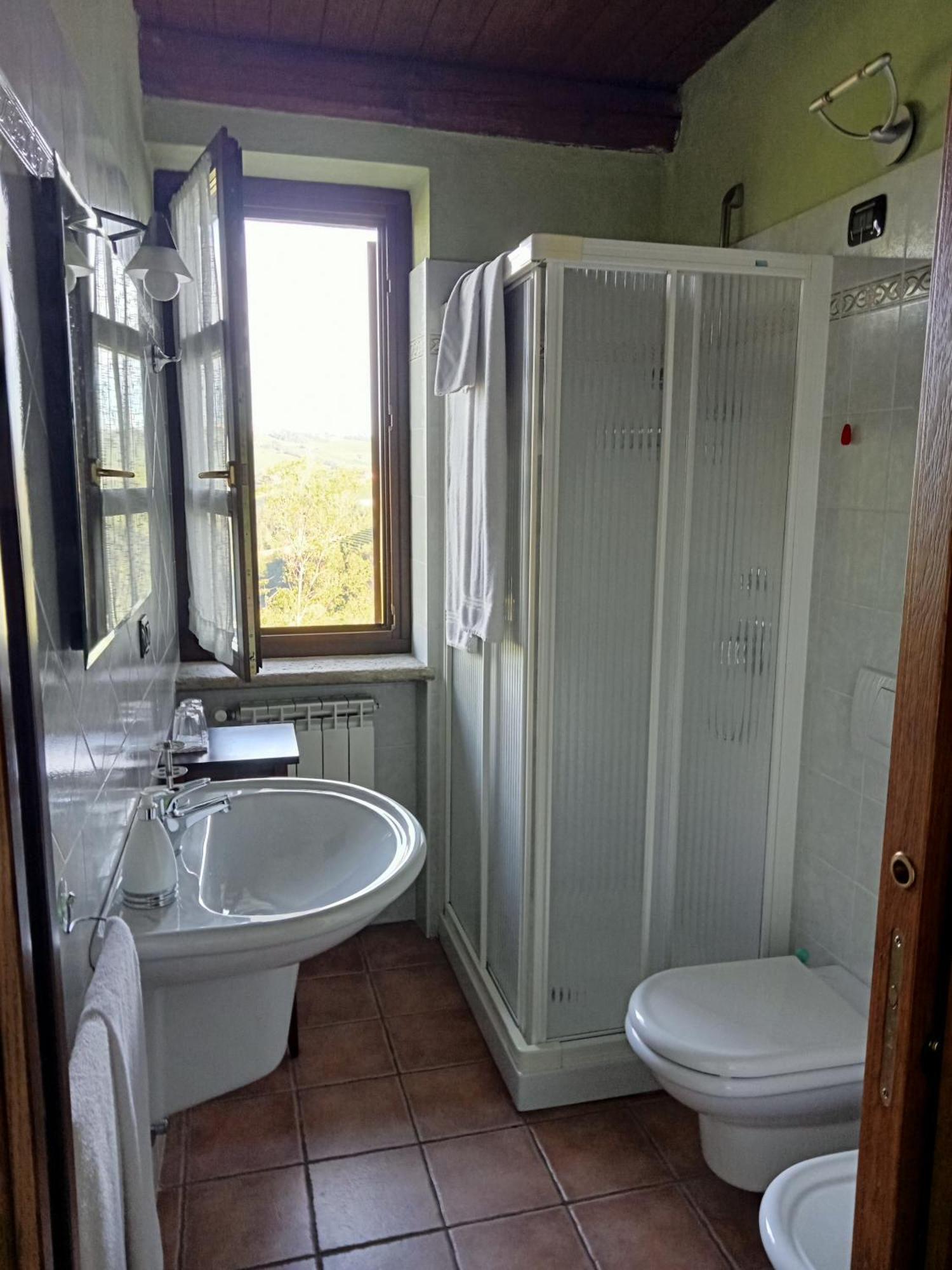 Agriturismo Bric Di Gai Monforte D'Alba Værelse billede